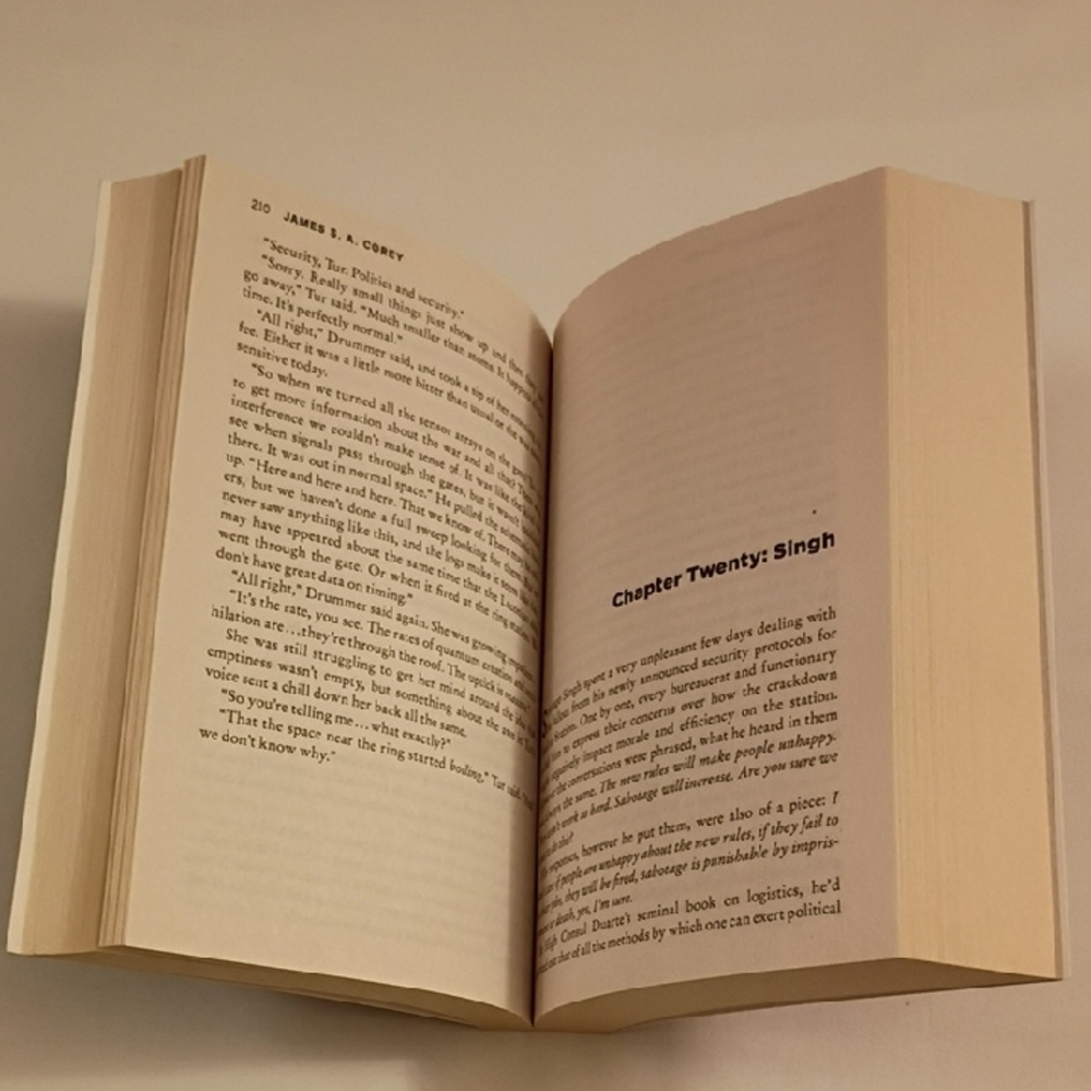 'Persepolis Rising' Book - Picture 3 of 3